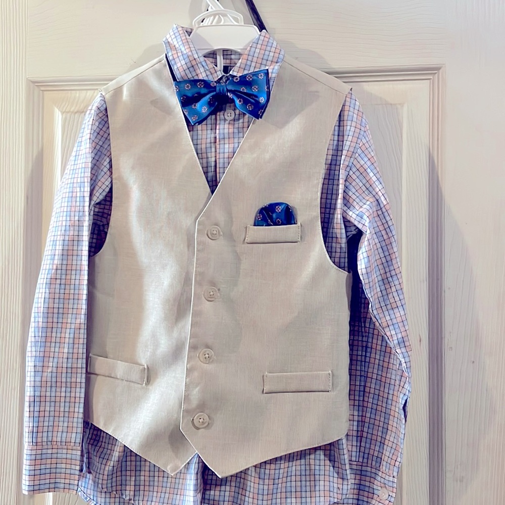 Boys 4 piece suit! Size 7
